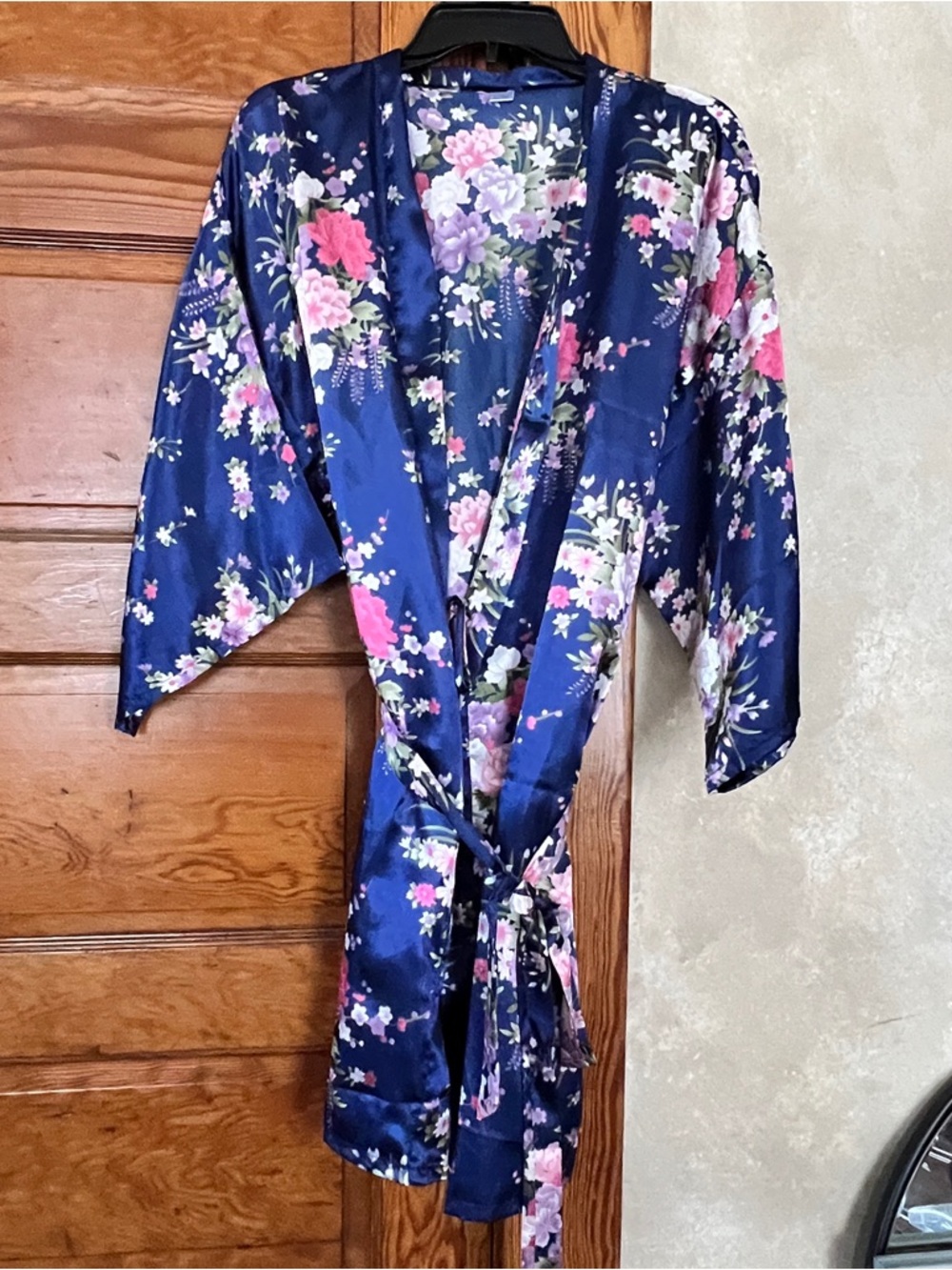 Unbranded Women’s Navy/ Pink Floral Satin Short Robe Size L/XL for Getting Ready